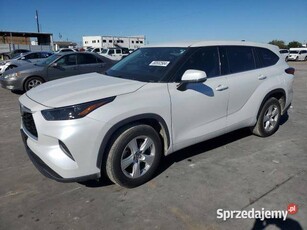 2022 TOYOTA HIGHLANDER L