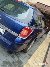 Opel Astra lift 1.6 benzyna 2006r klima navi kombi