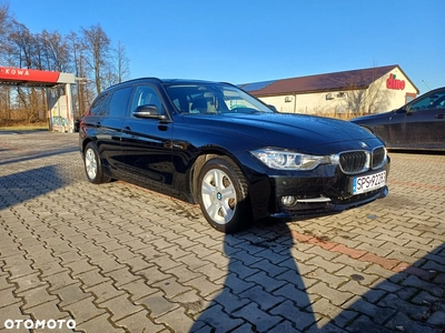 BMW Seria 3 318d DPF Touring Edition Sport