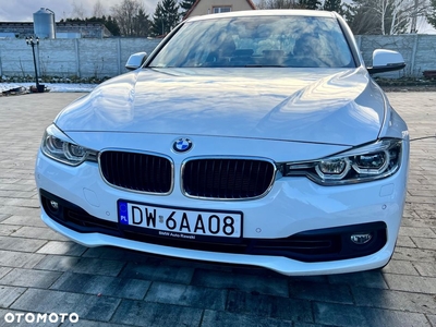 BMW Seria 3 318i Advantage