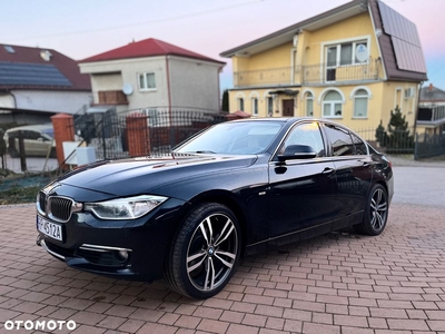 BMW Seria 3 320i Luxury Line