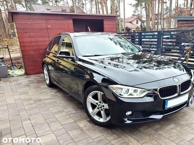 BMW Seria 3 328i Sport-Aut Sport Line