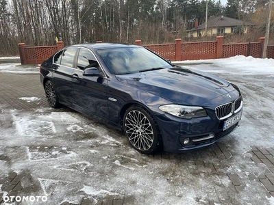 BMW Seria 5 528i xDrive Sport-Aut Luxury Line