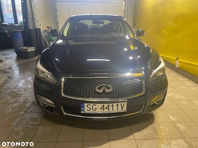 Infiniti Q70