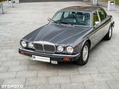 Jaguar Daimler Double Six 5.3i