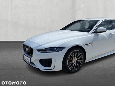 Jaguar XE 2.0 D180 R-Dynamic S