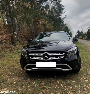 Mercedes-Benz GLA 180 7G-DCT