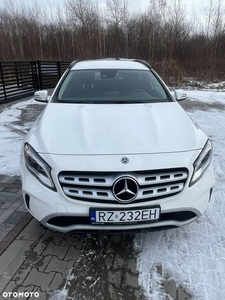 Mercedes-Benz GLA 180 7G-DCT Urban