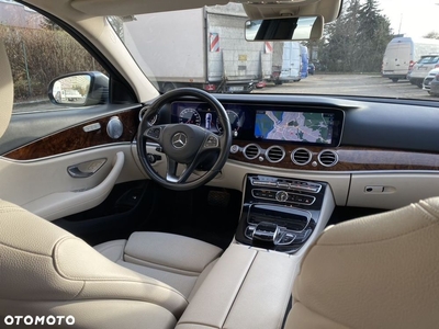 Mercedes-Benz Klasa E 220 d T 9G-TRONIC Exclusive