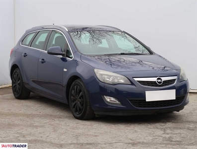 Opel Astra 2.0 158 KM 2011r. (Piaseczno)