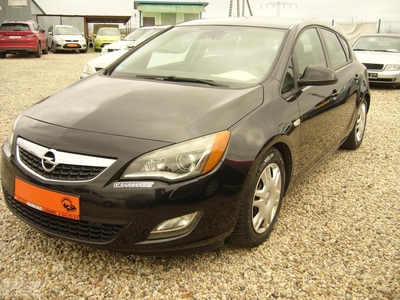 Opel Astra J 2010r-1.4 BENZYNA-HATCHBACK-XENON-KLIMATRONIK