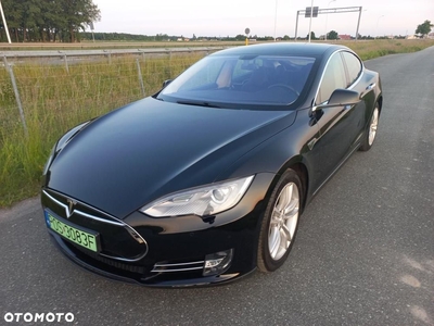 Tesla Model S Performance