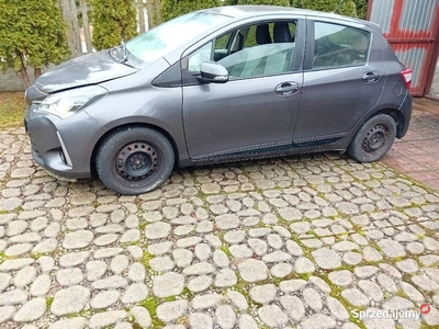 Toyota yaris III 1.0 benzyna 19r lift po powodzi