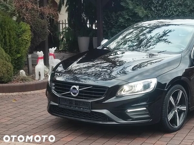 Volvo V60 D4 R-Design