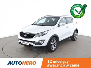 Kia Sportage III navi skóra panorama klima auto kamera i czujniki parkowania