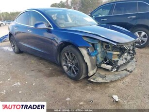 Tesla Model 3 benzyna 2019r. (CLAYTON)