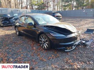 Tesla Model 3 benzyna 2025r. (MORGANVILLE)