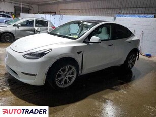 Tesla Model Y benzyna 2023r. (CANDIA)