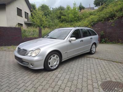 Używane Mercedes-Benz Klasa C - 10 000 PLN, 290 000 km, 2005