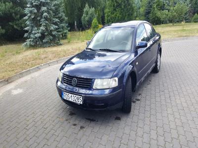 Używane Volkswagen Passat - 4 300 PLN, 275 000 km, 1999