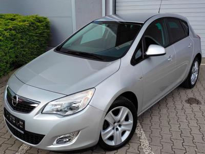 Używane Opel Astra - 23 700 PLN, 97 000 km, 2011