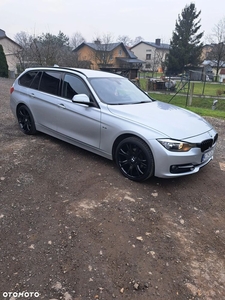 BMW Seria 3 318d Touring Sport Line