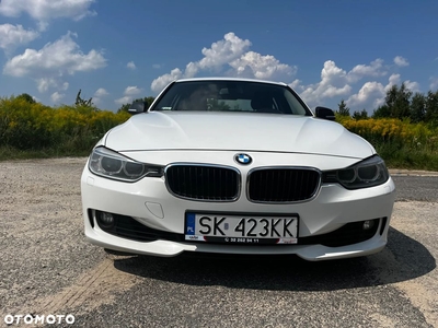 BMW Seria 3 318d xDrive