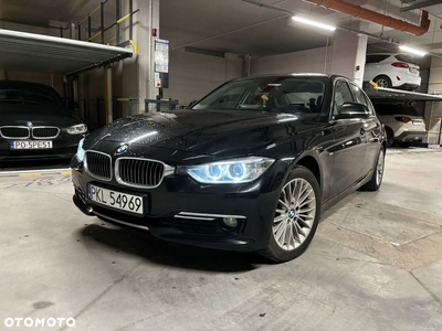 BMW Seria 3 318d xDrive Luxury Line