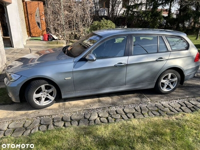 BMW Seria 3 318i Touring