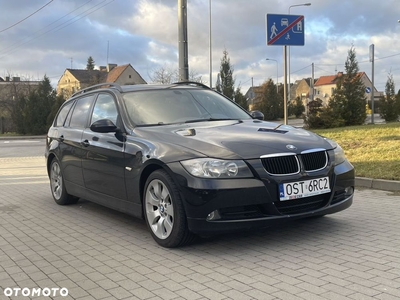 BMW Seria 3 320i