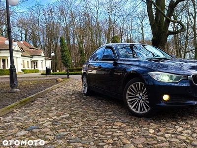 BMW Seria 3 328i Touring xDrive Luxury Line