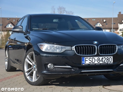 BMW Seria 3 328i xDrive Sport-Aut