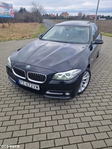 BMW Seria 5 520d xDrive Luxury Line