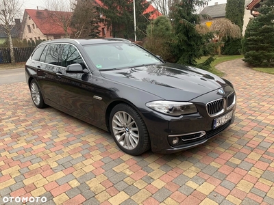 BMW Seria 5 525d xDrive Touring Luxury Line