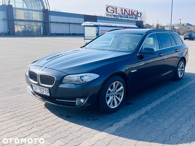 BMW Seria 5 525d xDrive Touring Luxury Line