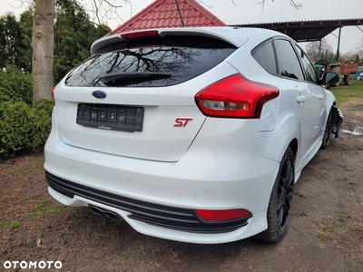 Ford Focus 2.0 EcoBoost ST mit Leder-Sport-Paket