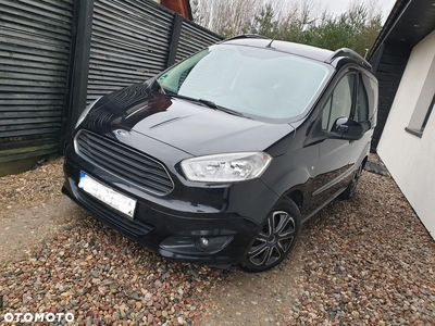 Ford Tourneo Courier 1.0 EcoBoost Titanium