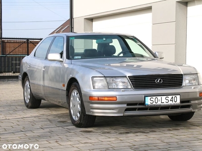 Lexus LS 400