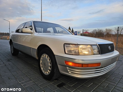 Lexus LS 400