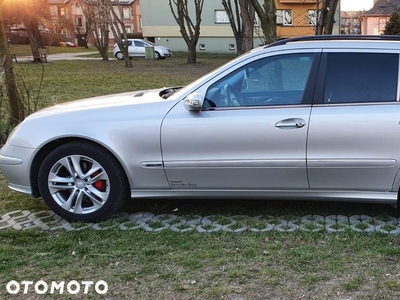 Mercedes-Benz Klasa E 320 CDI T Avantgarde