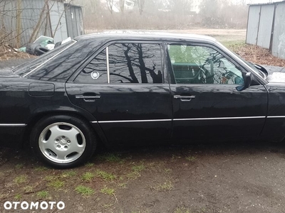 Mercedes-Benz W124 (1984-1993)