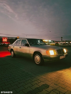 Mercedes-Benz W124 (1984-1993)