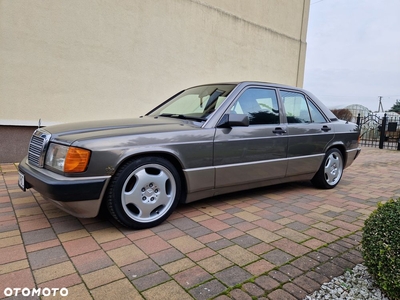 Mercedes-Benz W201 (190)