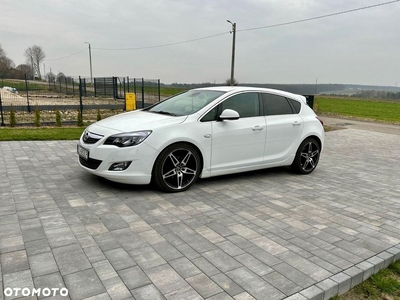 Opel Astra 1.6 Turbo Edition