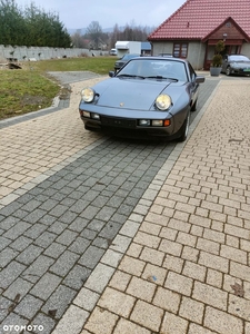 Porsche 928