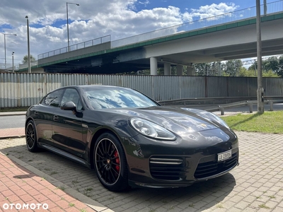 Porsche Panamera GTS PDK