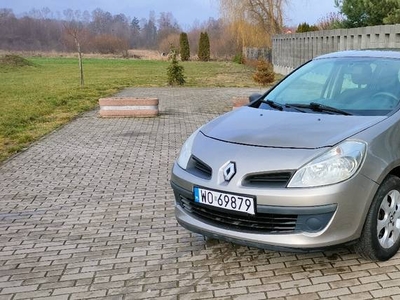 Renault Clio II Salon Polska.