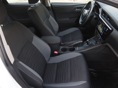 Toyota Auris 2015 Hybrid 146385km ABS