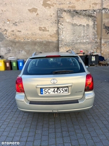 Toyota Avensis 1.8 VVT-i Combi