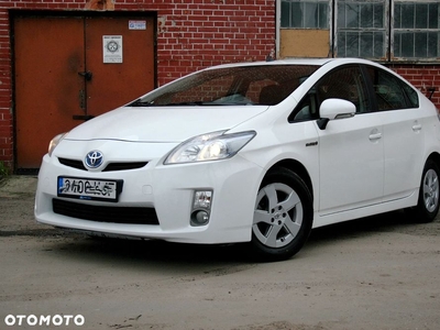 Toyota Prius (Hybrid)